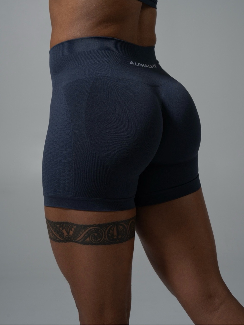Alphalete Amplify Contour Mid-Rise Shorts - Picture 5 of 5